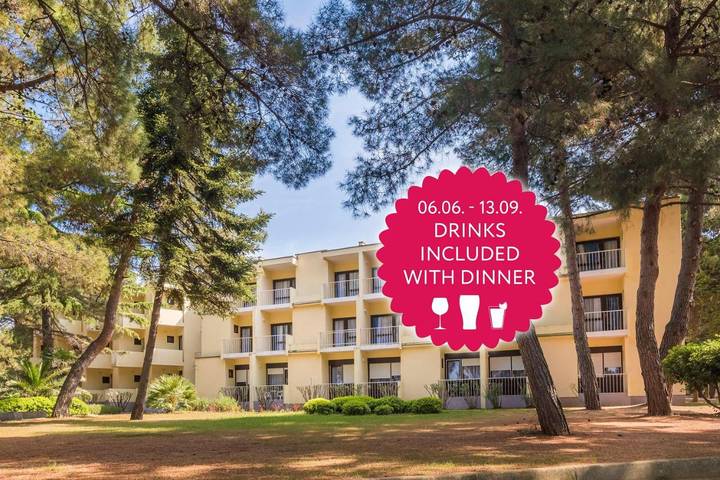 Ferienpark für 3 Personen, mit Balkon und Garten sowie Pool und Ausblick