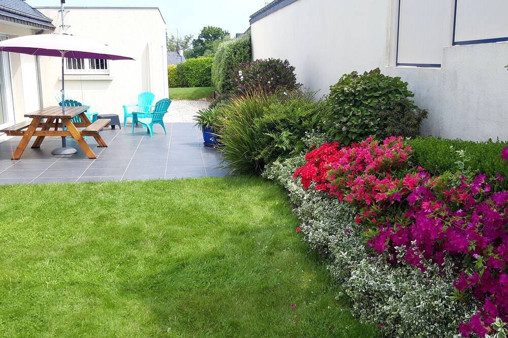 House close to the sea, shops and hiking trails. in Pordic, Côte de Goëlo