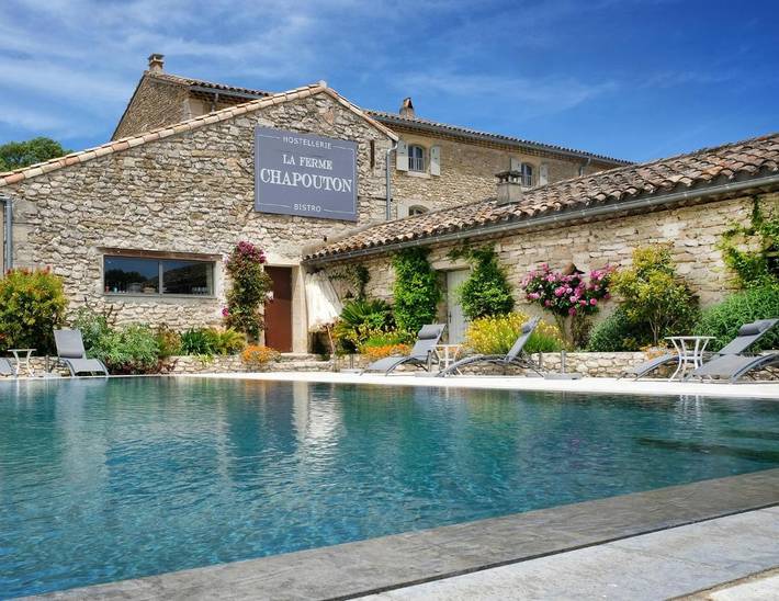 Hôtel pour 2 personnes, avec Terrasse ainsi que Jardin et Piscine à Grignan
