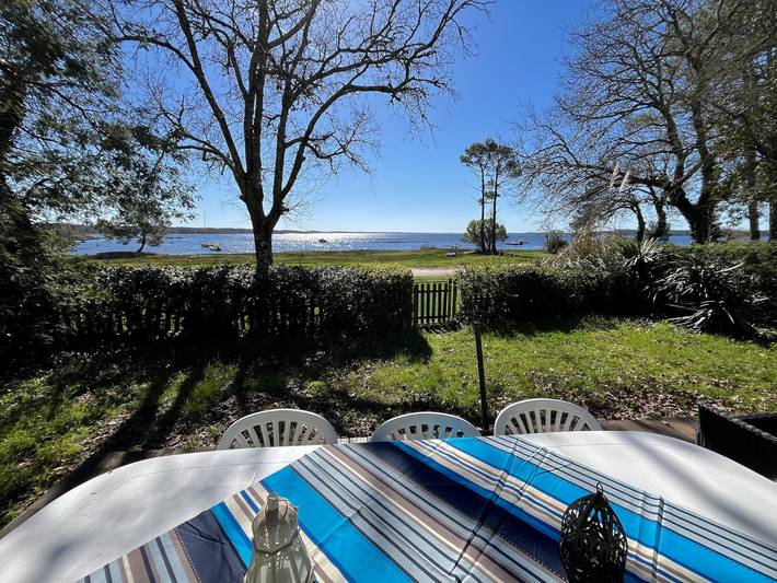 Villa für 6 Personen, mit Seeblick und Garten sowie Terrasse - 1