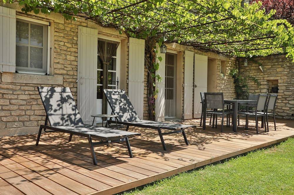 Appartement entier, Très beau gîte avec piscine au cœur du Luberon, dans le village de Bonnieux in Bonnieux, Parc naturel régional du Luberon