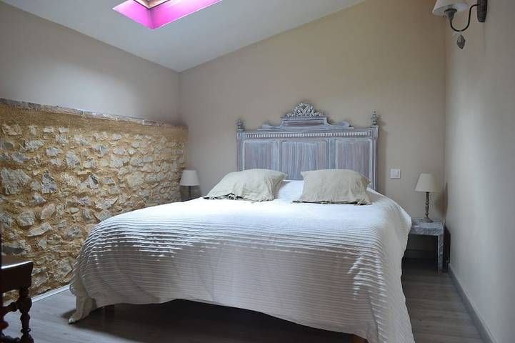 Location de vacances pour 4 personnes, avec terrasse ainsi que jardin et piscine à Cayriech - 2