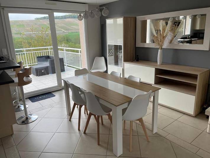 Gîte pour 6 personnes, avec jardin et balcon à Baslieux-sous-Châtillon