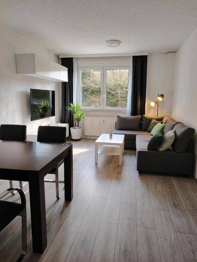 Ganze Wohnung, Gemütliche Fewo nahe Talsperre Pöhl -7 Min zur A72 in Pöhl, Chemnitz und Umgebung