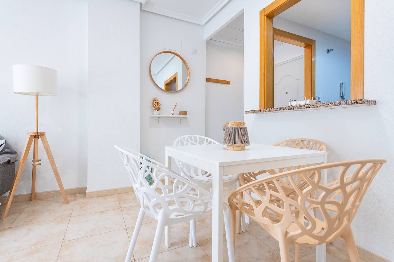 Apartamento entero, Alojamiento en Playa de Marina d'Or con vistas a la montaña, piscina y Wi-Fi in Marina d'Or, Oropesa del Mar