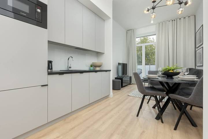 Apartamento entero, Central View Apartment | 2 Bedrooms | Remote Work in Varsovia Śródmieście, Varsovia