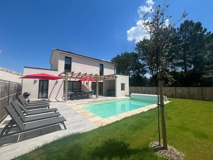 Location de vacances pour 10 personnes, avec piscine et jardin ainsi que terrasse et jacuzzi à Saint-Augustin - 2