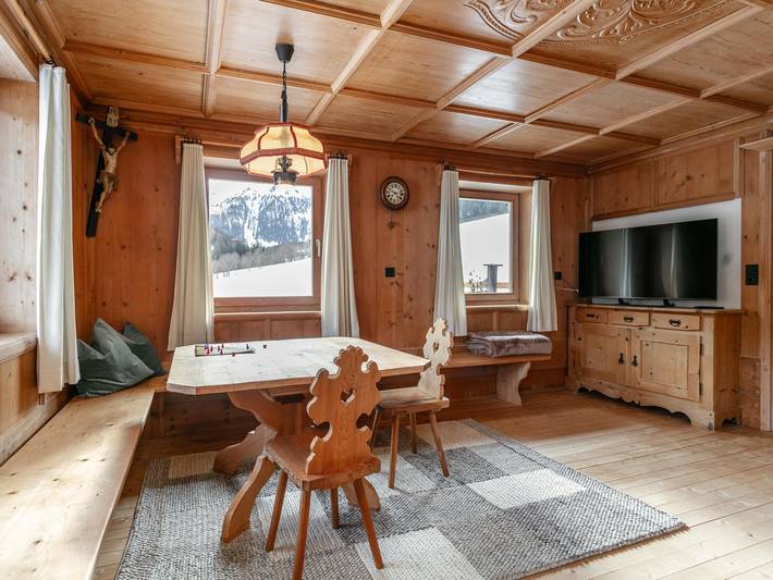 Apartamento inteiro, Farmhouse apartment with mountain view in Inneralpbach, Alpbach