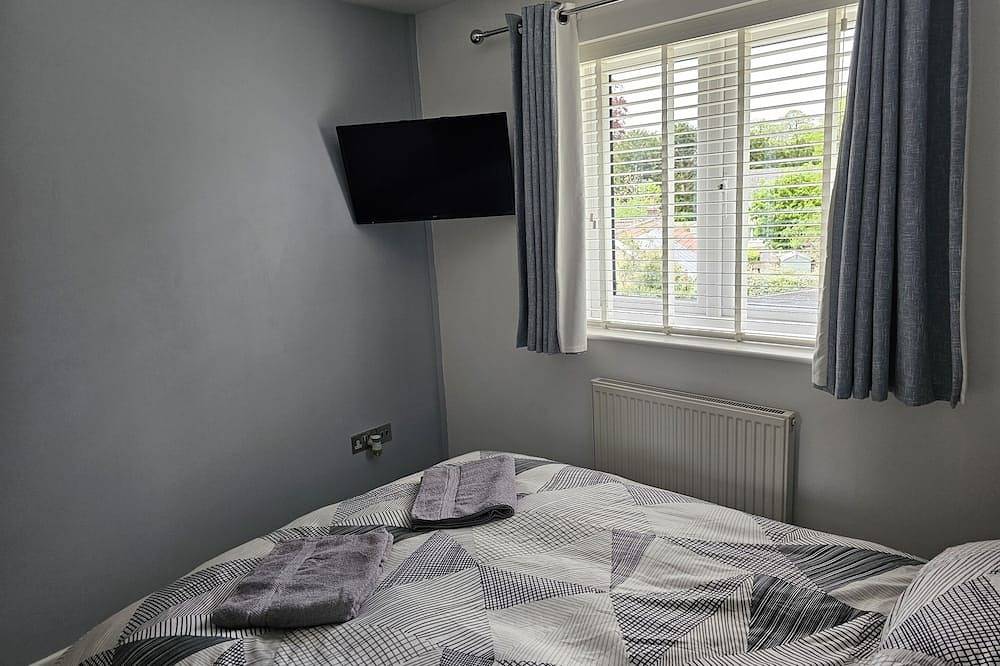 King - Shared Bathroom in Shepton Mallet, Somerset