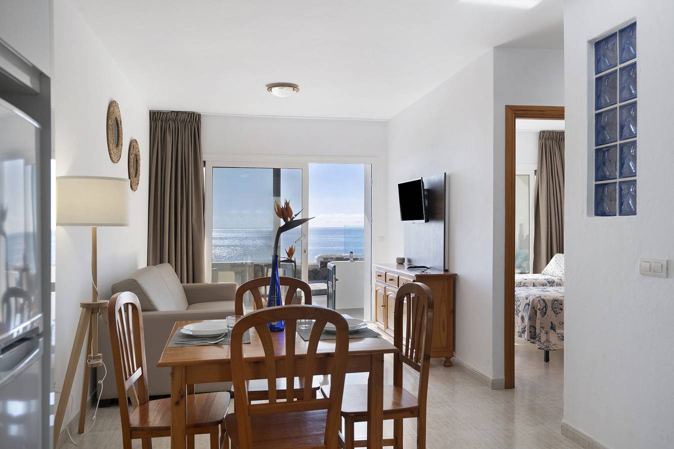Entire apartment, Holiday Apartment “Callao Beach 1” with Sea View, Terrace & Wi-Fi in Haría, Lanzarote