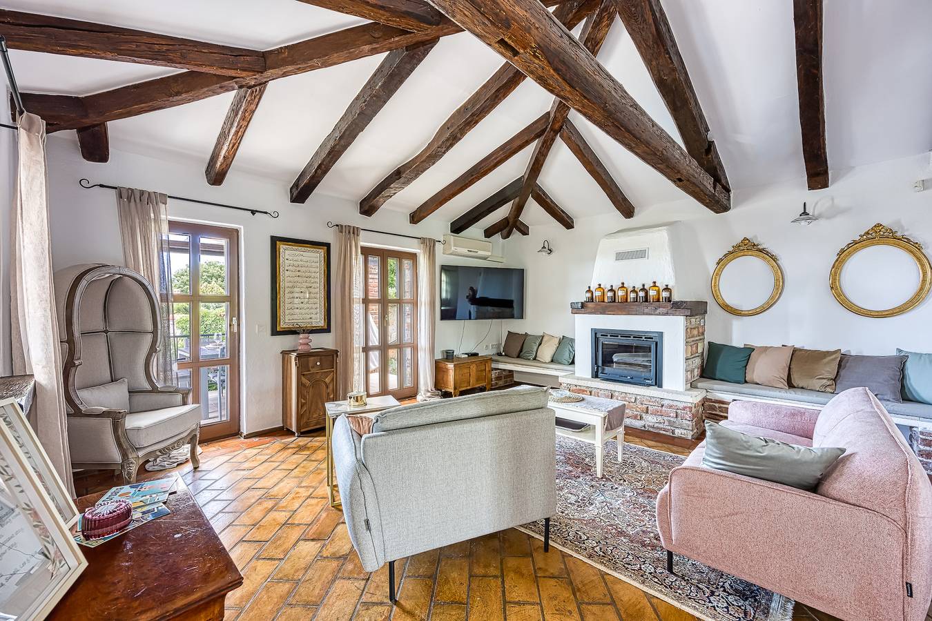 Villa Aryana With Pool in Sveti Lovreč Pazenatički, Zentralistrien