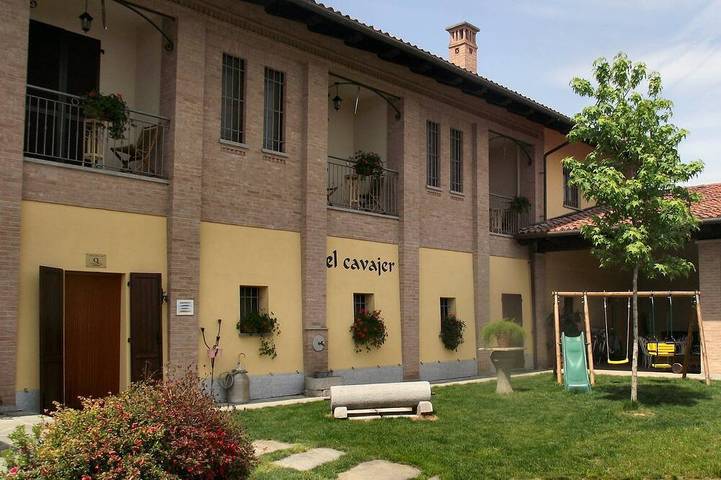 Agriturismo für 11 Personen, mit Terrasse und Garten in Norditalien