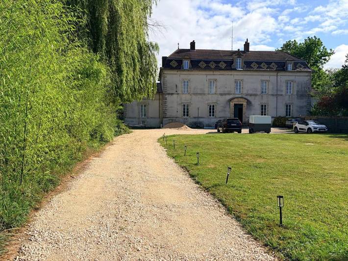 Location de vacances pour 6 personnes, avec Terrasse ainsi que Jardin et Vue dans Pluvault