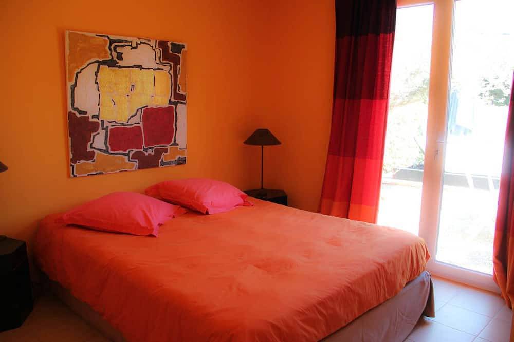 Cómoda casa de 3 recamaras 3 baños gran piscina tranquila. in Tourtour, Region de Draguignan