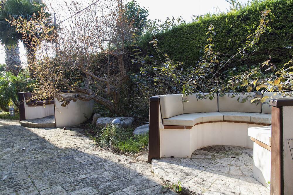 Villa de 240 m 2 con la fábrica de hielo Veranda Barbeque y un día en un velero gratis in Nardò, Nardò (municipio)