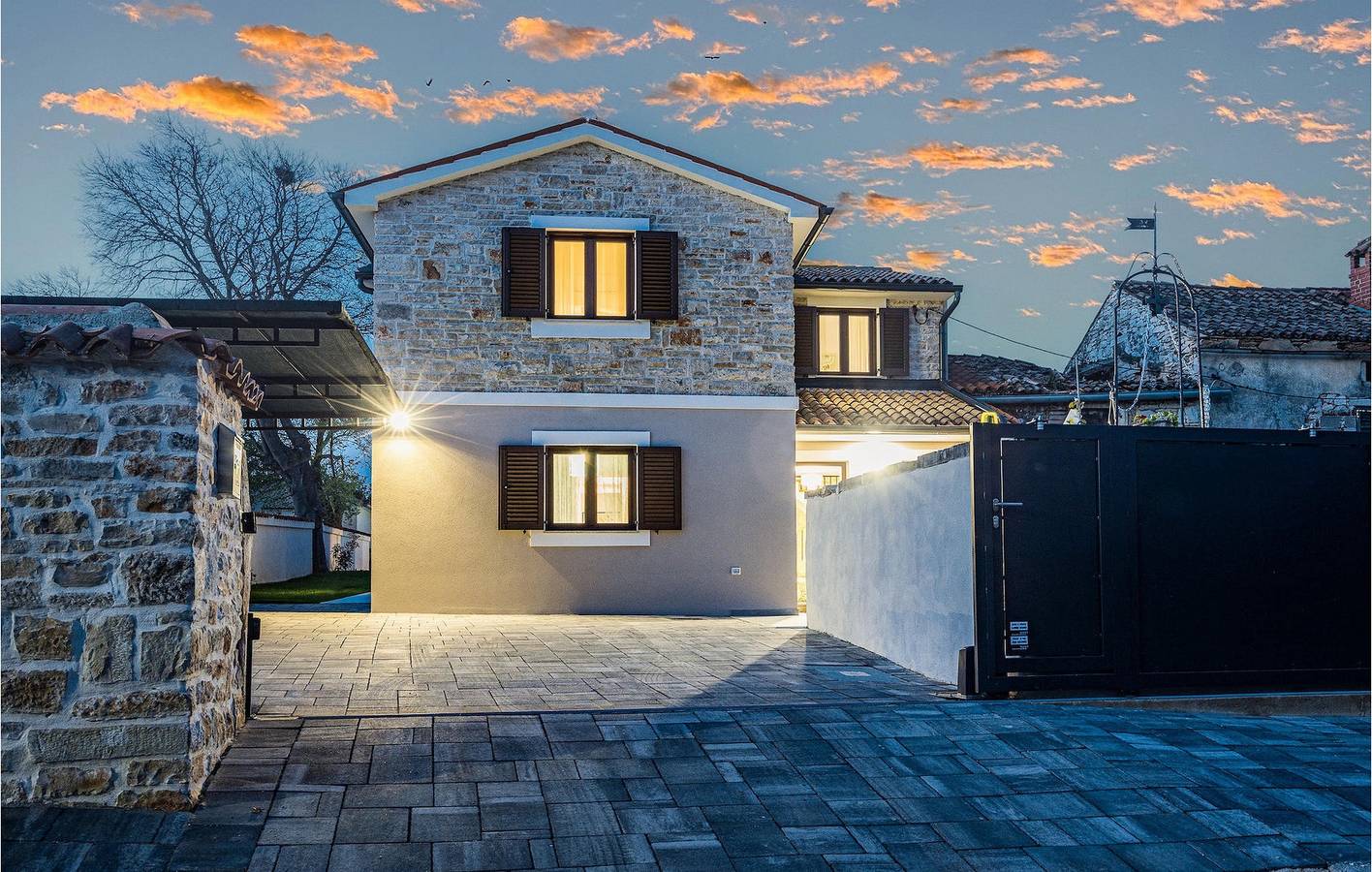 Reizende 2-Zimmer-Wohnung mit Pool, WLAN und in der Nähe der Küste und des Stadtzentrums in Marčana, Südküste Istrien