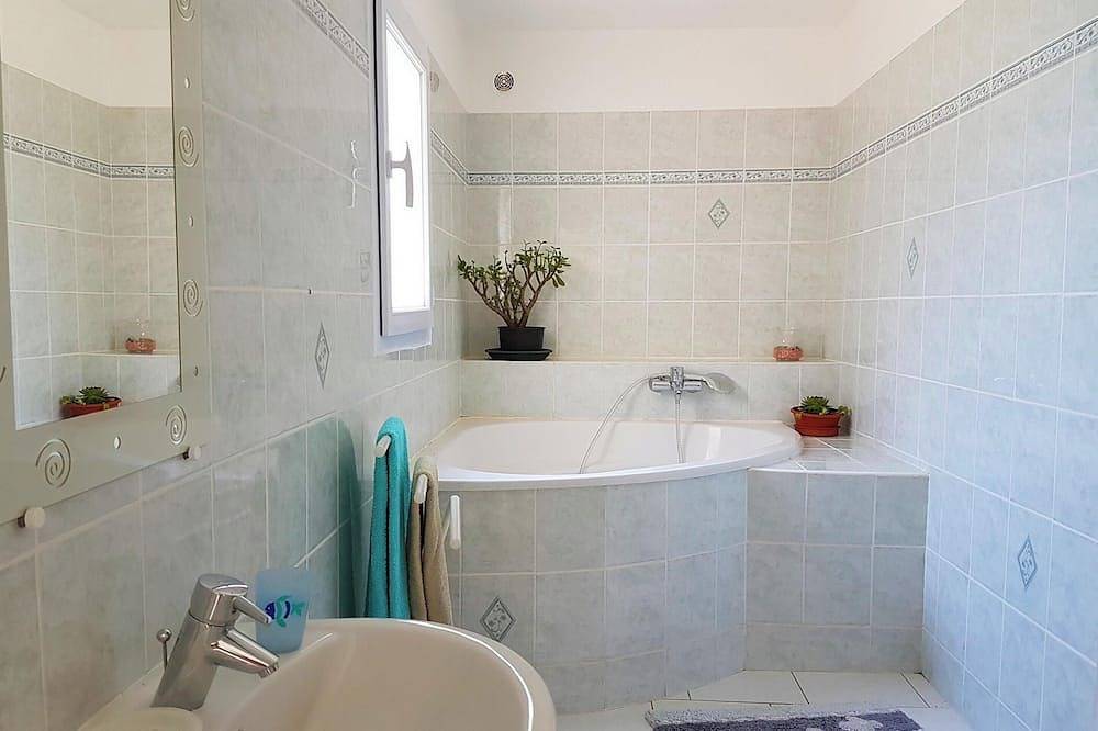 Homerez - Casa a Alata con vista mare in Alata (Corsica), Ajaccio e dintorni