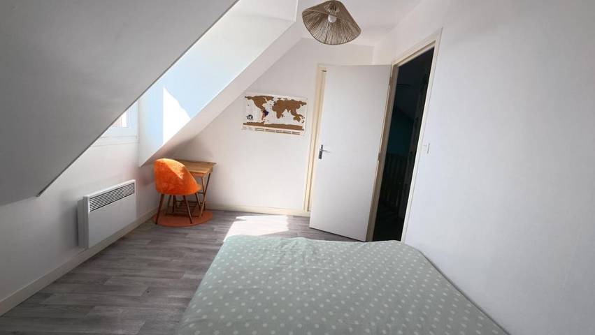 Chambre d’hôte pour 9 personnes, avec Terrasse et Jardin ainsi que Piscine et Vue