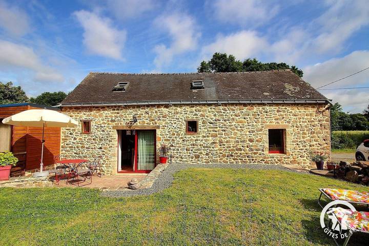 Gîte pour 3 personnes, avec Terrasse et Jardin à Lanvollon