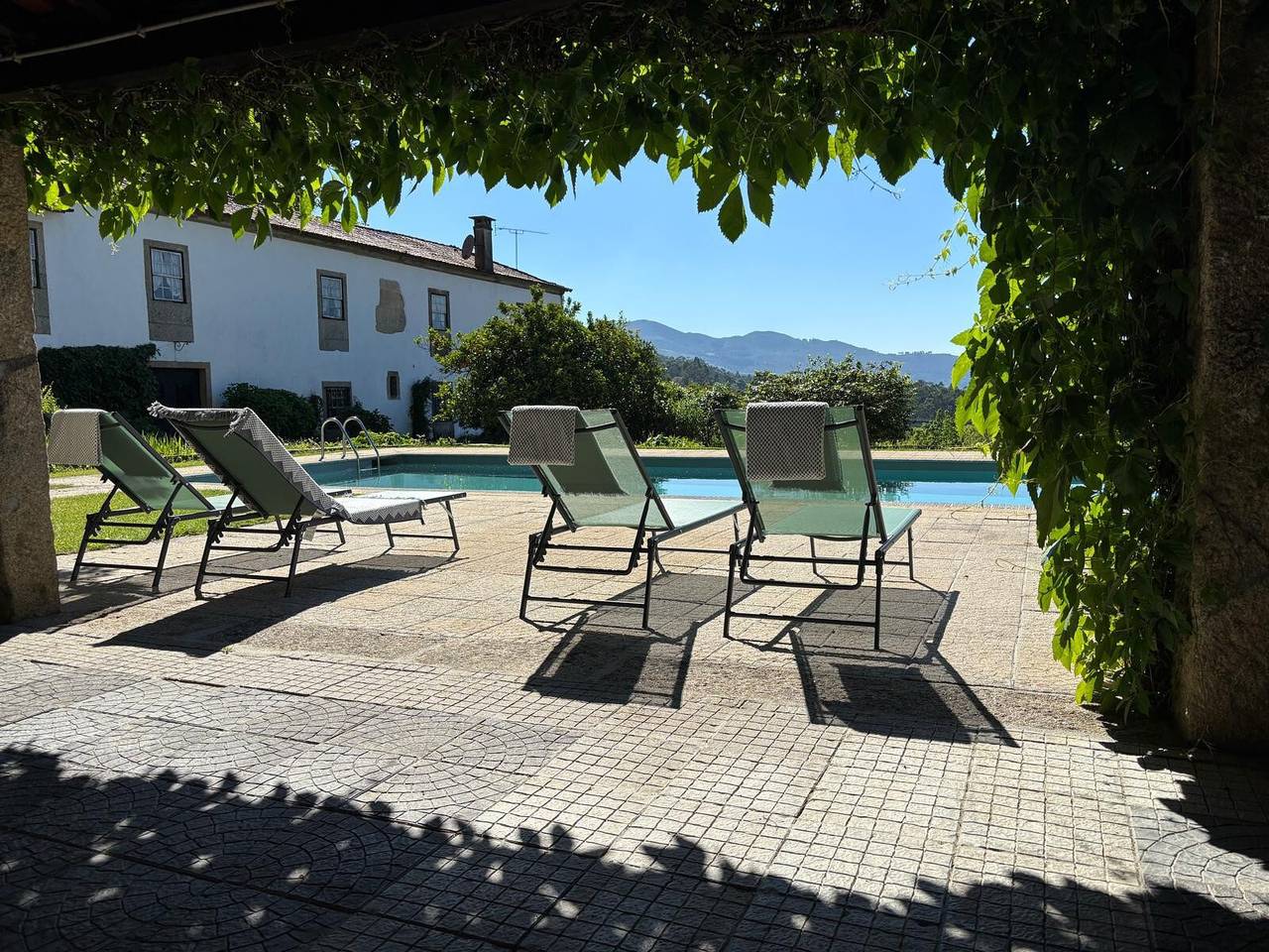 Eira Country House: Casa de vacaciones con vistas a la montaña y piscina in Fornelos e Queijada, Distrito de Viana do Castelo