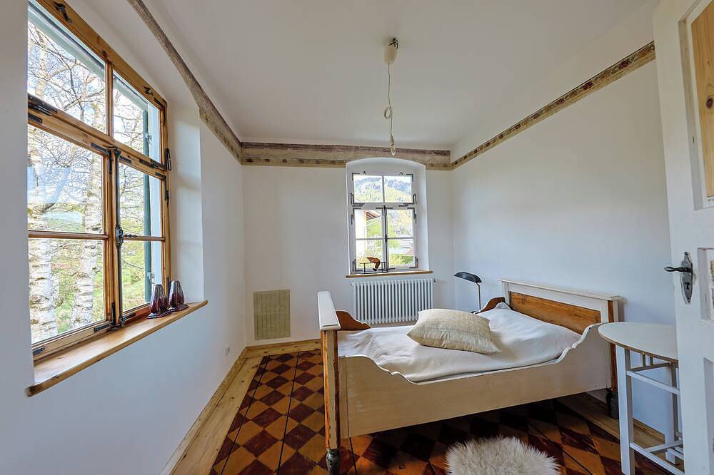 Idyllisches Ferienhaus mit Garten direkt in Oberammergau in Oberammergau, Bayerische Alpen