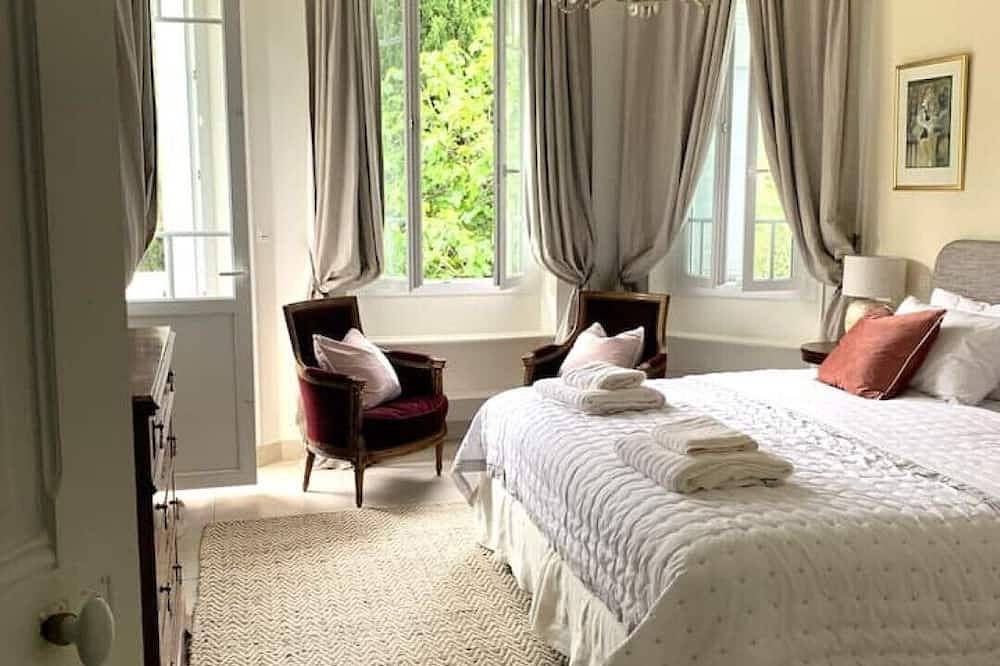 Beautiful 8 bedroom historic Art Deco Villa on Cap d'Antibes very close to beach in Antibes, Mittelmeerküste (Frankreich)