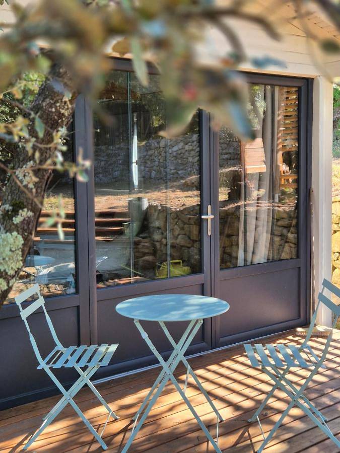Gîte pour 2 personnes, avec terrasse et jardin, adapté aux familles à Saint-Paul-le-Jeune - 2