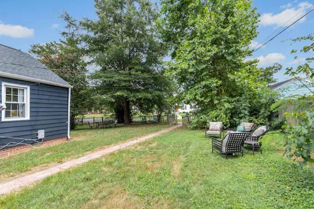 Cozy Stays Cottage *Close to Nascar & Hot Spots* in Henrico County
