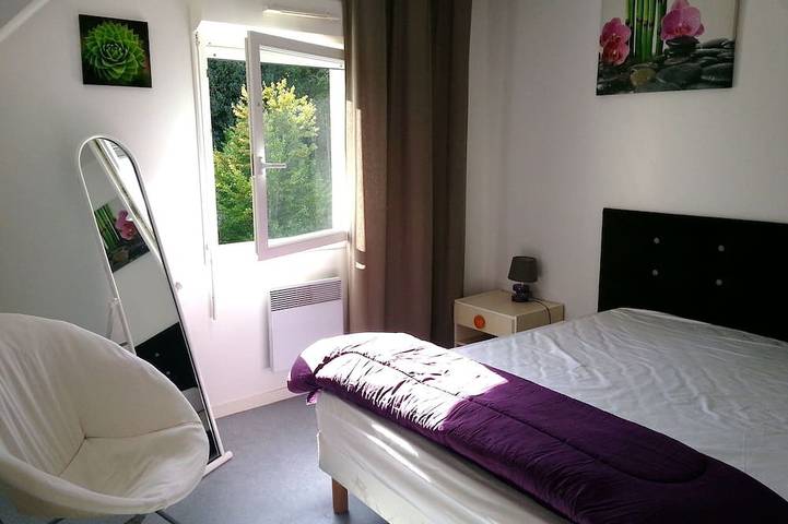 Gîte pour 4 personnes, avec Balcon ainsi que Jardin et Piscine dans Plage De La Banche Binic - 3
