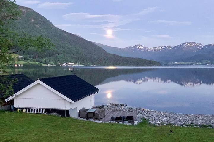 Ferienhaus für 4 Personen, mit Garten in Fræna