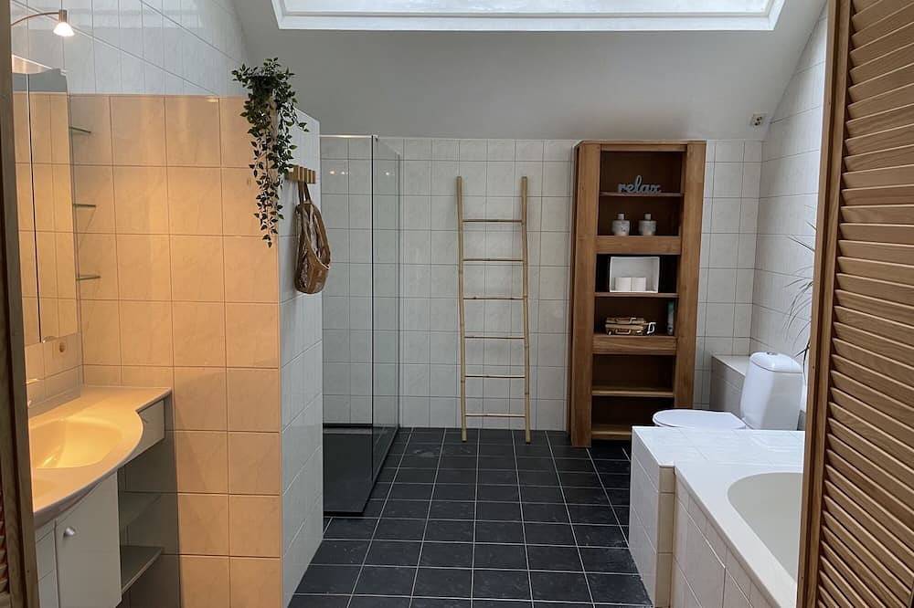 Luxury vacation home with bar billiards and sauna in wooded area in Lochem, Achterhoek