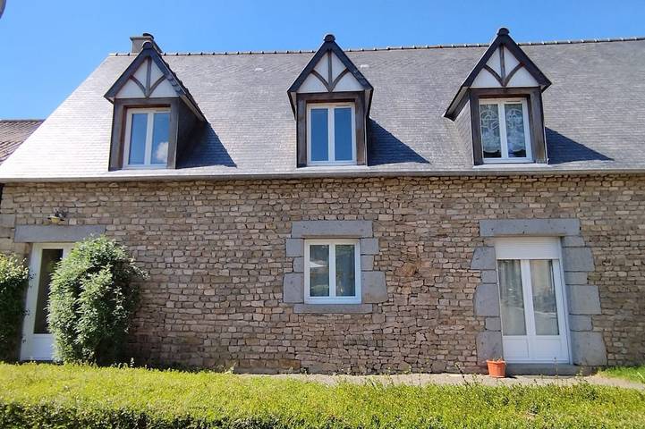 Location de vacances pour 15 personnes, avec jardin et terrasse à La Chaise-Baudouin