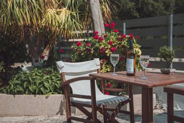 Ferienhaus für 6 Personen, mit Garten und Ausblick in Kalamaki