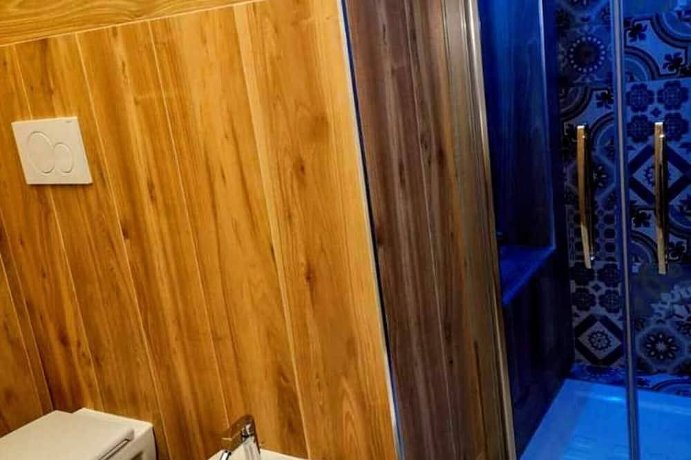 Bed and Breakfast 'Camera Queen - Orchidea Celeste' con Vista Mare, Wi-Fi e Aria Condizionata in Manfredonia, Gargano