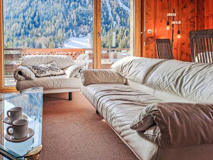 Gîte pour 4 personnes, avec vue sur le lac et balcon à Orsières