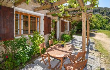 Gîte pour 4 personnes, avec terrasse et jardin à Coti-Chiavari