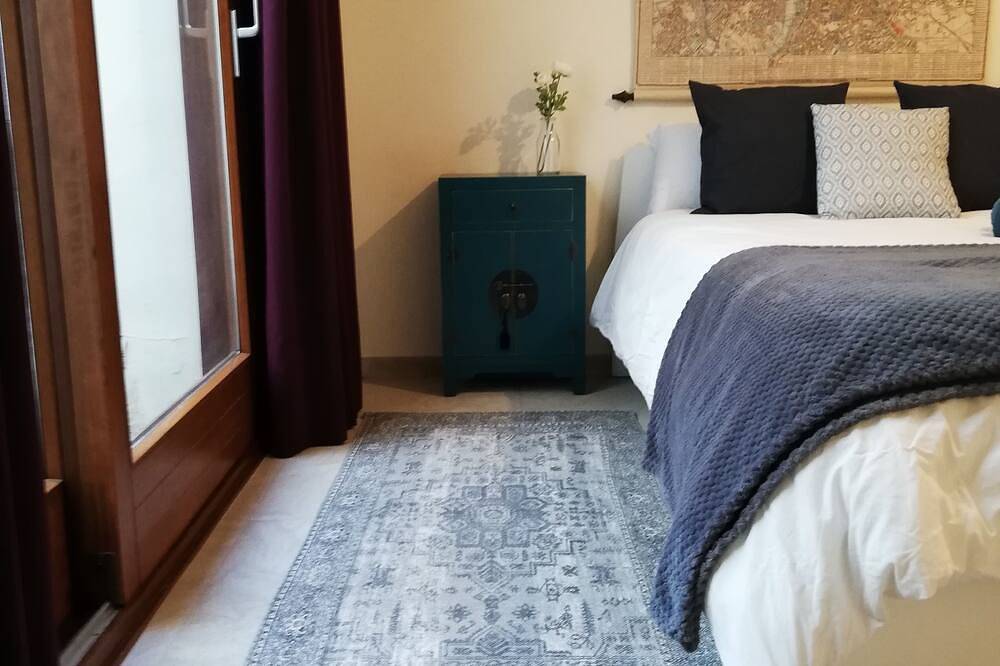 Villa Jardines Piscina-10 Minutos Sevilla Centro-Wifi Gratis-Aire Acondicionado in Mairena del Aljarafe, Provincia de Sevilla