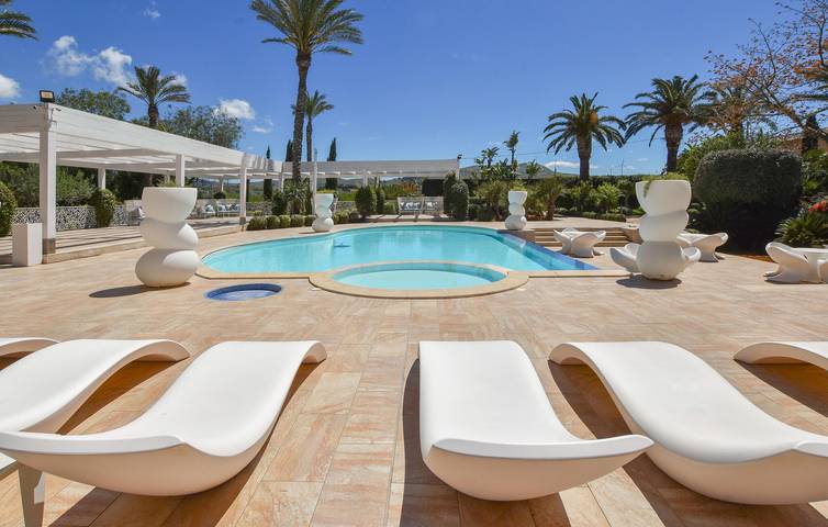 Casa vacanza per 6 persone, con terrazza e piscina, adatto a famiglie con bambini a Partinico