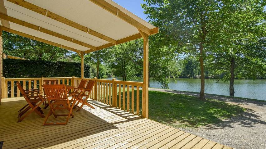 Chalet pour 7 personnes, avec piscine et jardin en Dordogne