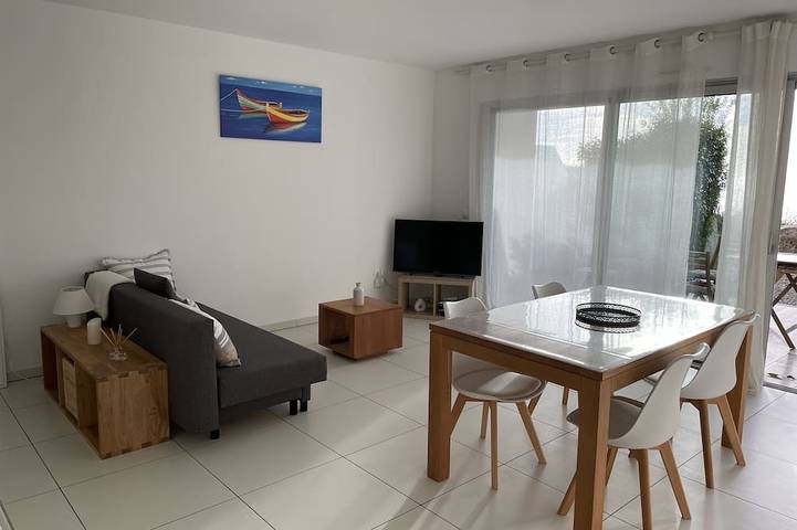 Appartement entier, Appartement Grand standing classé 4* vue mer exceptionnelle les pieds dans l'eau in Sari-Solenzara, Arrondissement de Sartène