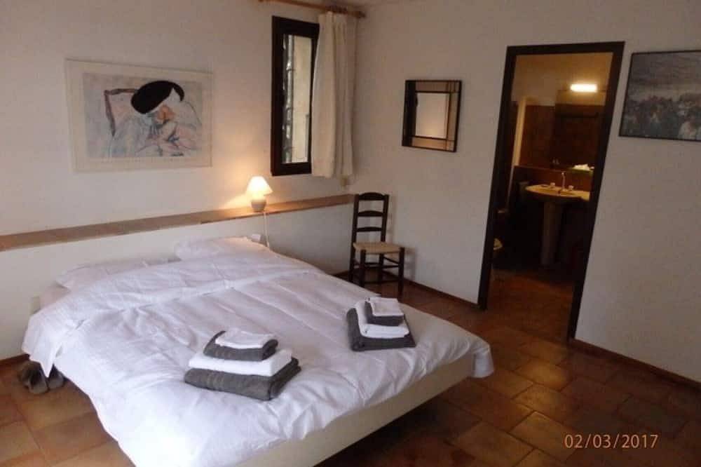 Villa met panoramisch uitzicht en groot zwembad in Saint-Siffret, Nimes en omgeving