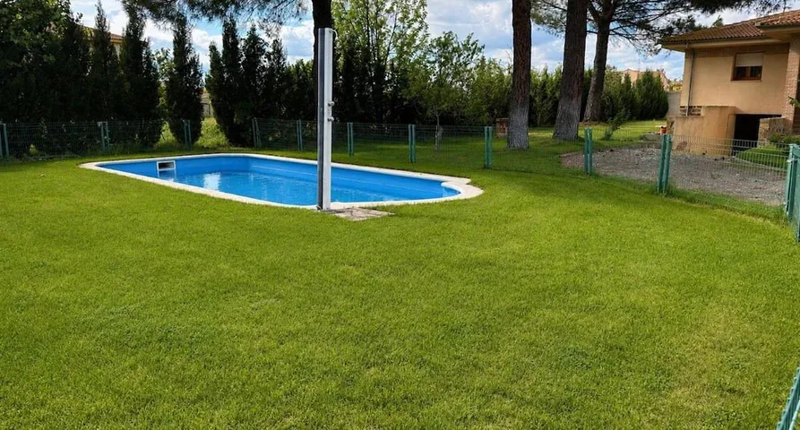 Holiday home for 21 people, with balcony and pool - 1