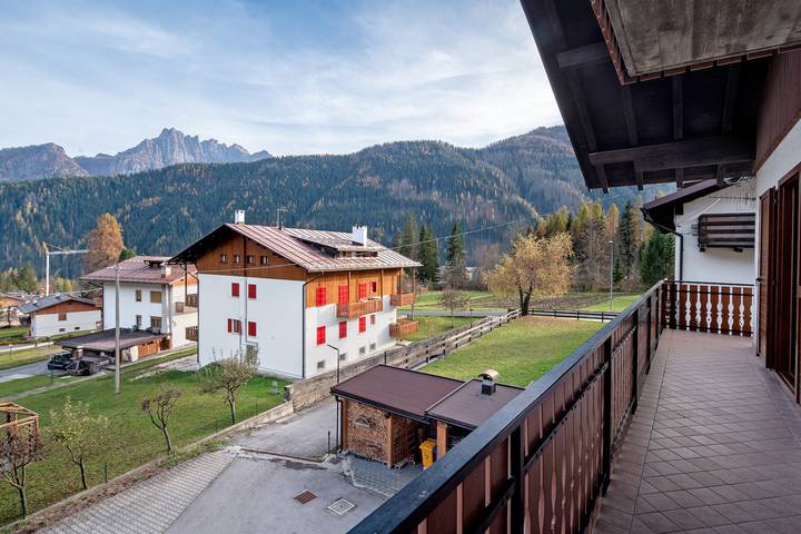 Appartamento per 7 persone, con giardino e balcone, con animali domestici in Passo San Pellegrino
