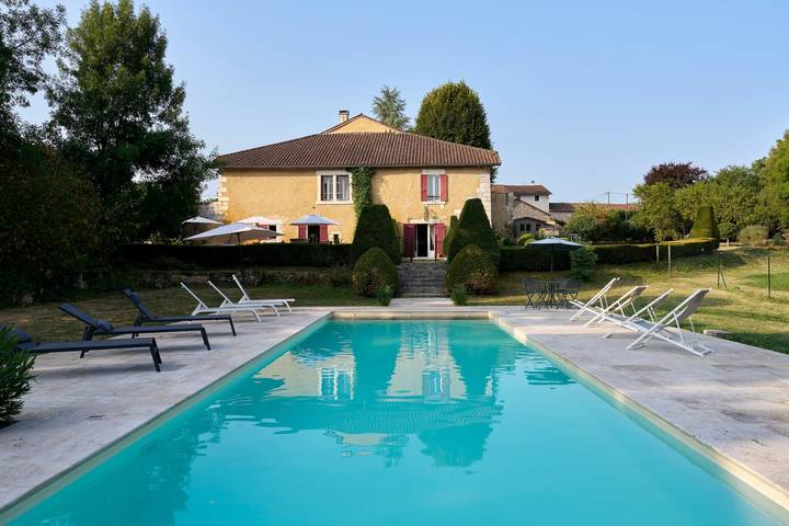 Casa Vacanze – Grande Bastide a Chapdeuil, Piscina Riscaldata & Comfort per 16 Persone in Chapdeuil, Périgord Vert