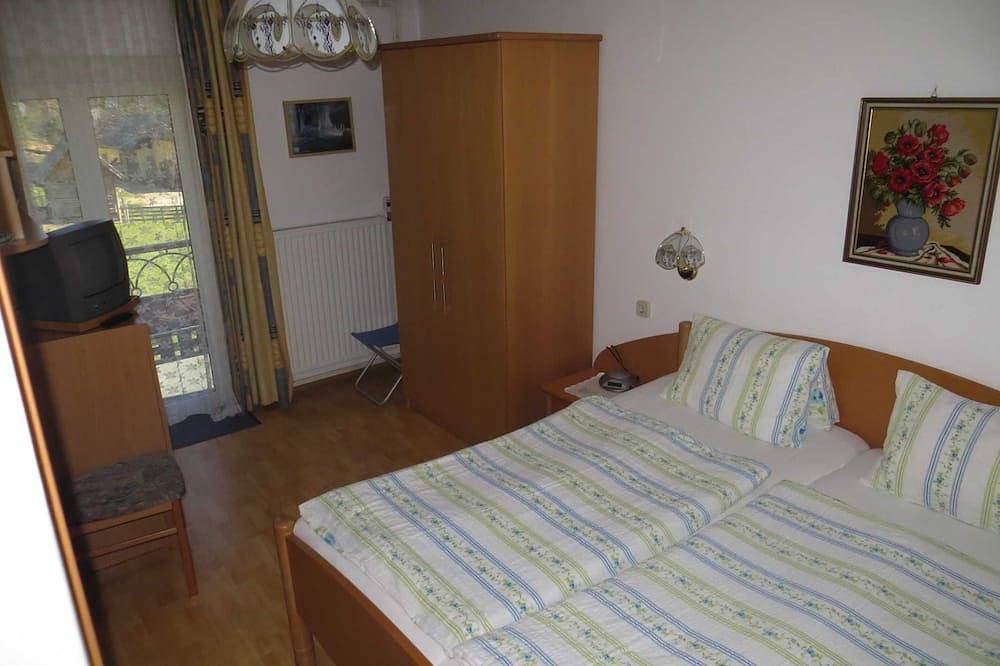 Ganze Wohnung, Ferienwohnung Sarstein 1 - Ferienwohnungen  Haus Elisabeth in Bad Goisern am Hallstättersee, Totes Gebirge