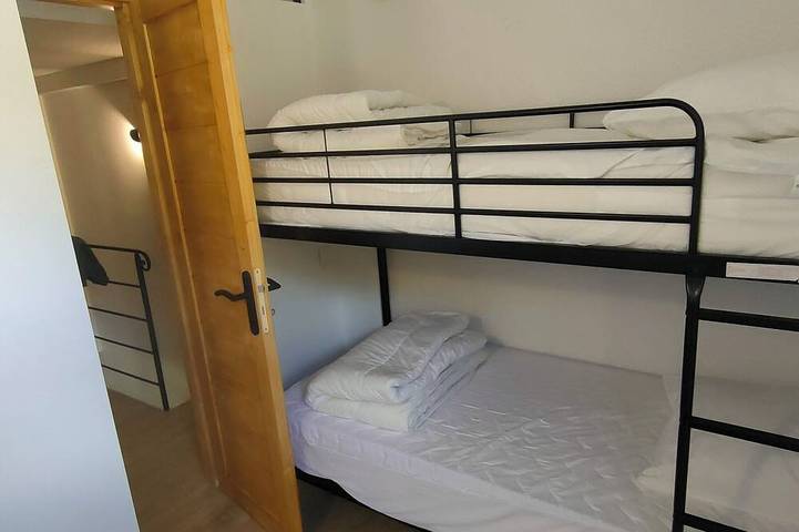 Ganze Wohnung, Fully renovated duplex apartment at the foot of the slopes. in Allos, Castellane und Umgebung