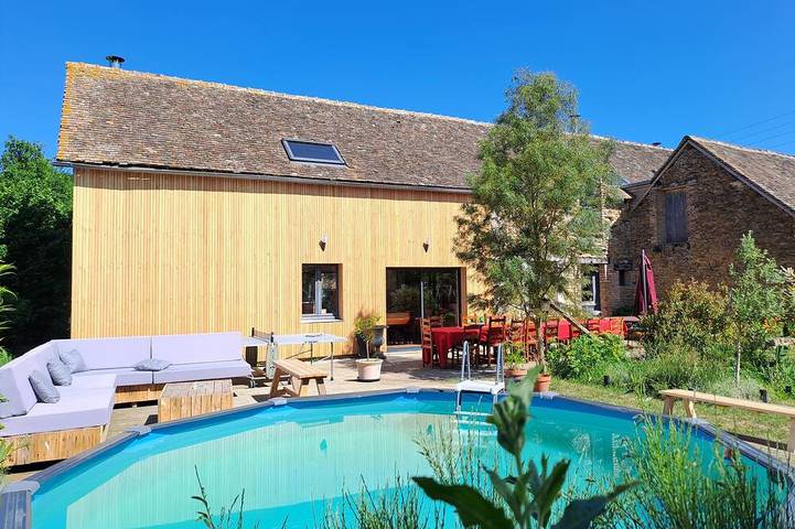 Gîte pour 13 personnes à Saint-Mars-sous-Ballon