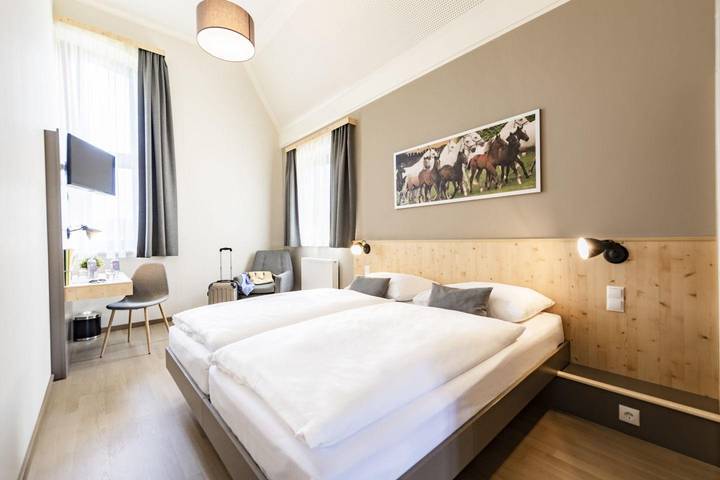 Hotel für 2 Personen, mit Garten und Seeblick - 1
