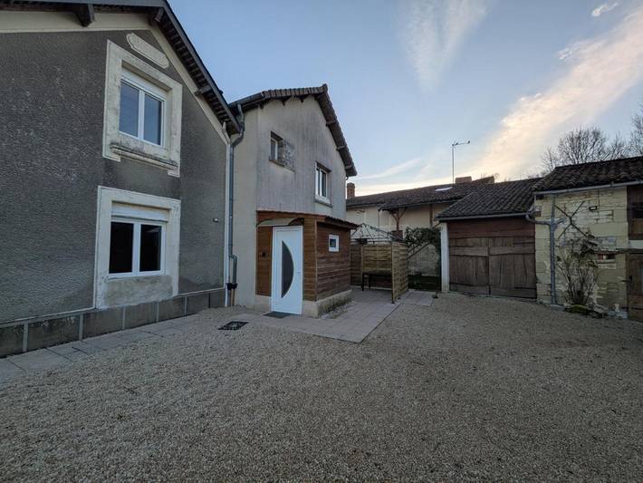 Location de vacances pour 5 personnes, avec jardin, animaux acceptés à Loudun - 2