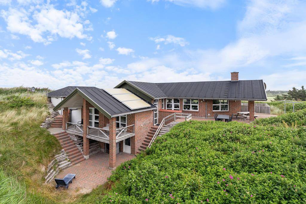 Stylish holiday home with games room, renovated in 2020 in Ringkøbing, Holmsland Klit